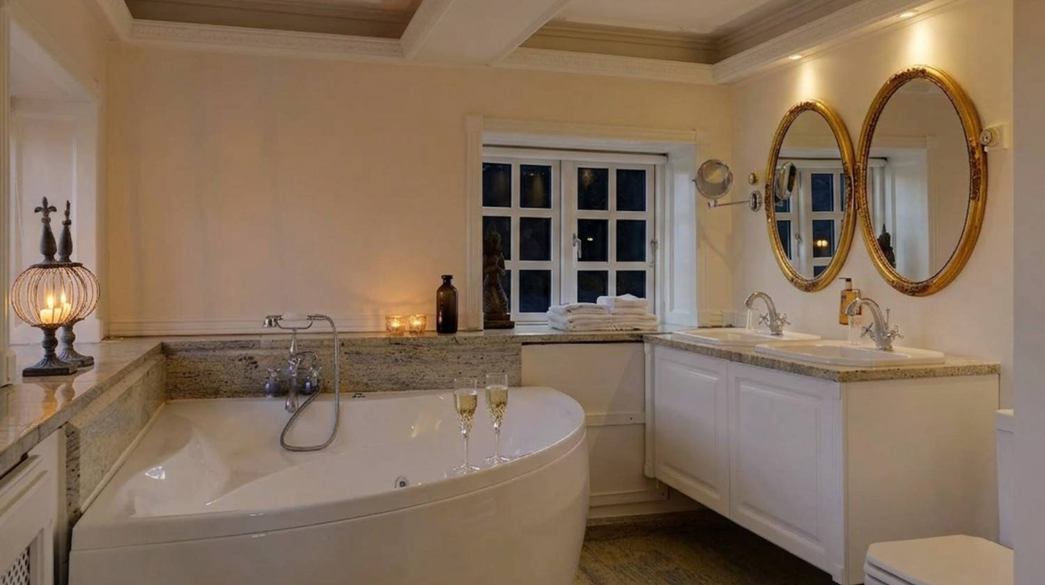 Romantisk godsophold i suite m. jacuzzi