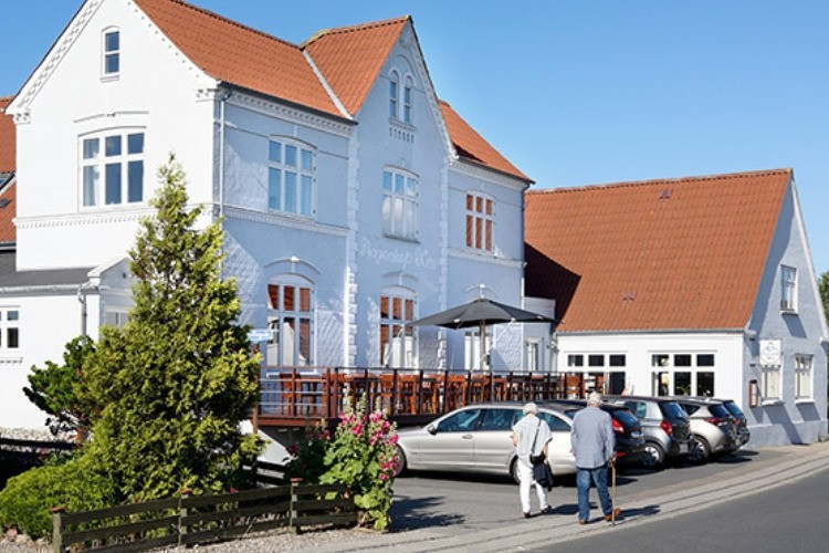 Bagenkop Kro - Ophold med lækker fiskebuffet og vin - 3