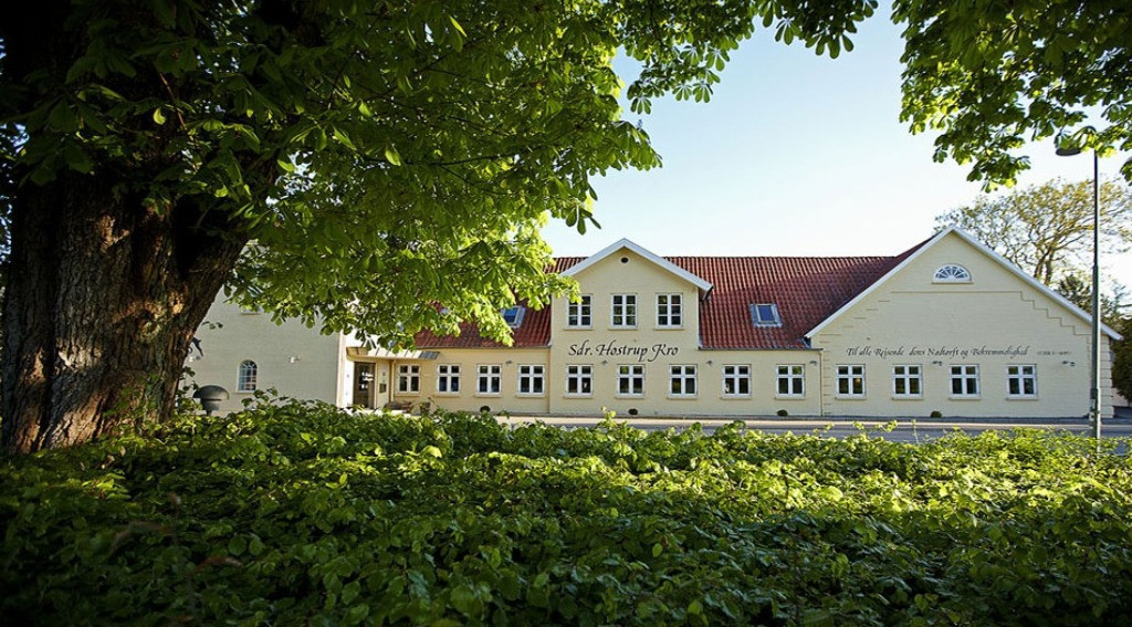 Christie's Sdr. Hostrup Kro - 1
